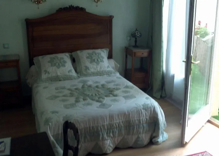 Au Pied Du Chateau Отель типа 