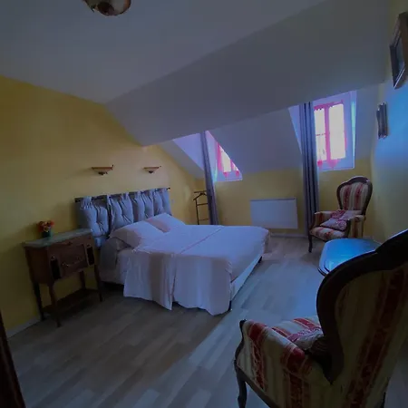 Nocleg ze śniadaniem Au Pied Du Chateau 2*