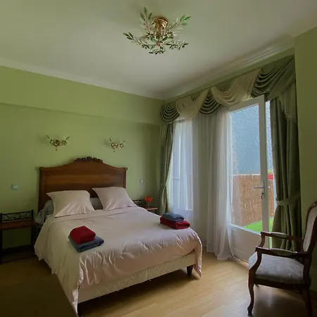 Au Pied Du Chateau Nocleg ze śniadaniem Lourdes