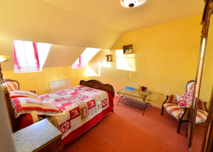 Au Pied Du Chateau 3* Lurdy