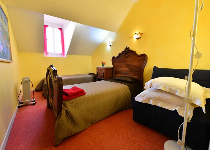 Au Pied Du Chateau Bed & Breakfast 3*