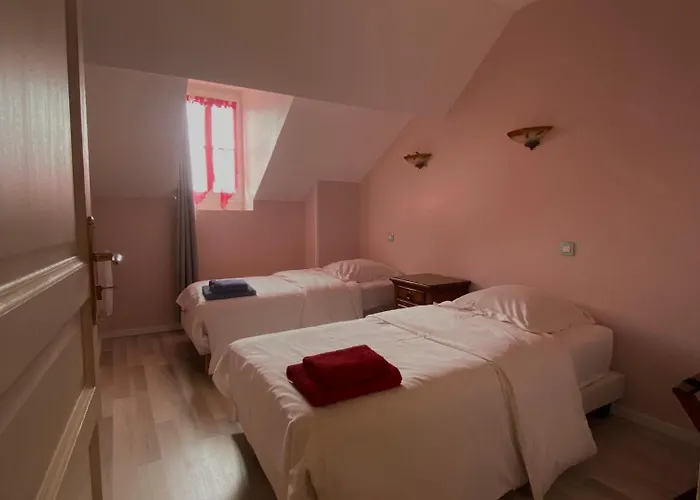 Au Pied Du Chateau Bed and breakfast 3*